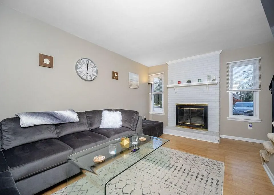 505 Barberton Dr
