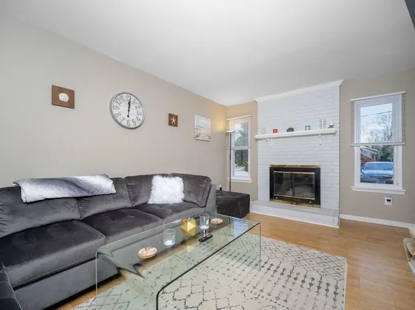 505 Barberton Dr, Virginia Beach, VA 23451