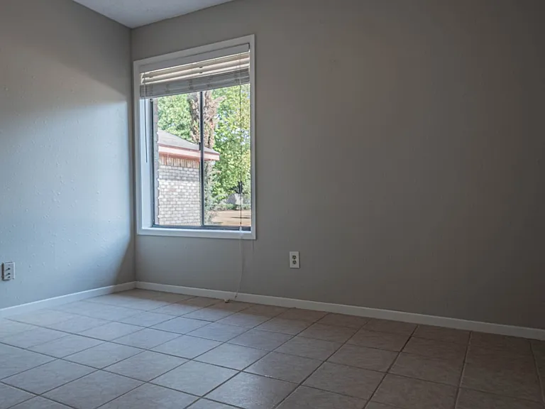 7410 Songwind Ln — Photo 12