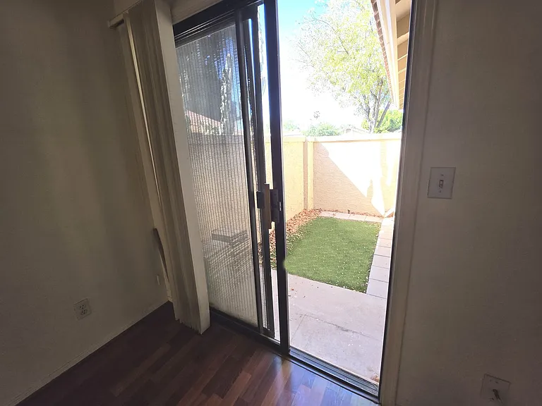 1056 W Sunward Dr — Photo 15