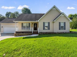 3 Oakley Dr, Fayetteville, TN 37334