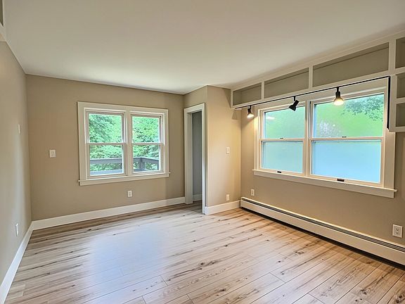 4th image of 22 Cilleyville Road