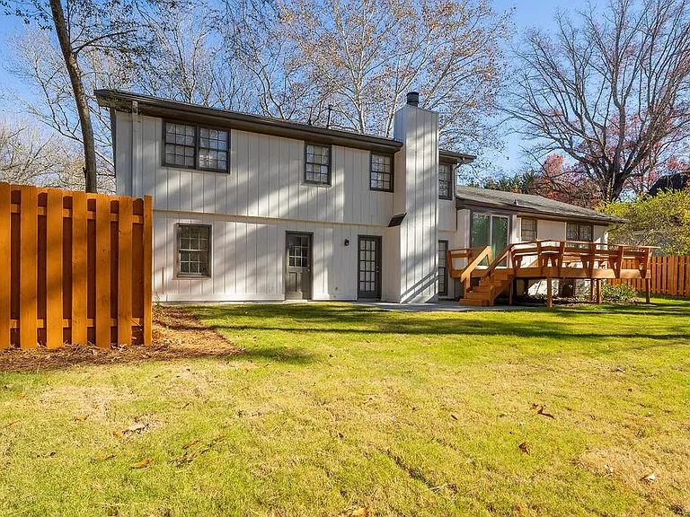 673 Fairfield Dr — Photo 23
