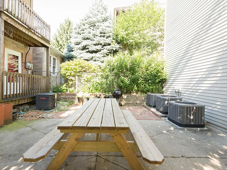 2539 W Walton St #2 — Photo 15