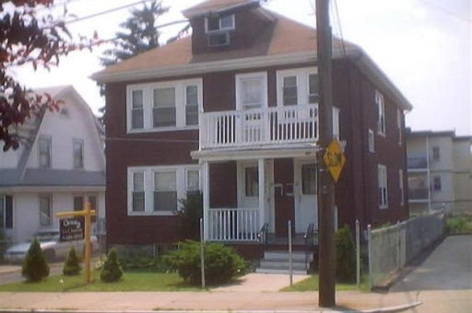 2nd image of 58 Lexington Ave
