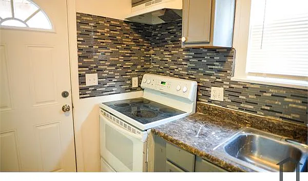 1188 Sidney St — Photo 5