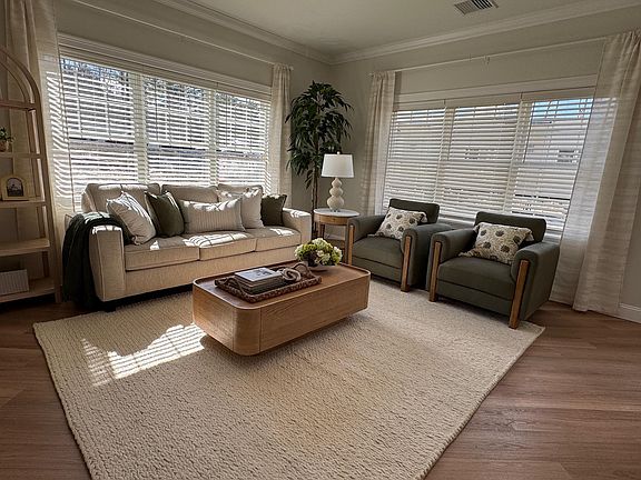 5th image of 74 Rockingham Rd #102