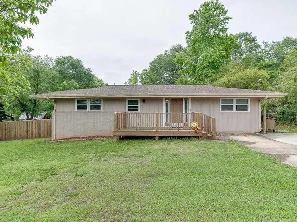 4021 Oakwood Rd, Oakwood, GA 30566