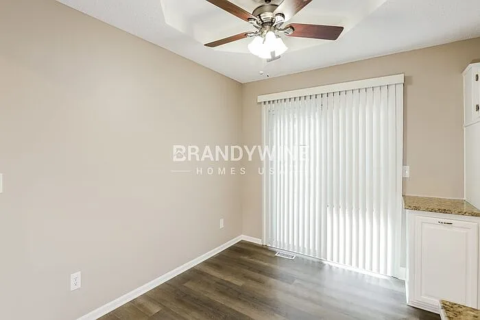 521 SE Onyx Dr — Photo 8