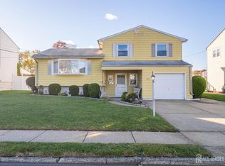1015 Rudyard Dr, Perth Amboy, NJ 08861