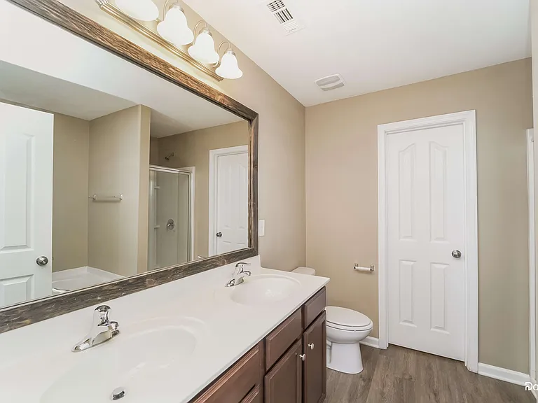 2028 Misty Rose Ln — Photo 10