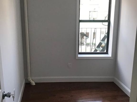 3rd image of 52 Kenmare St APT 3