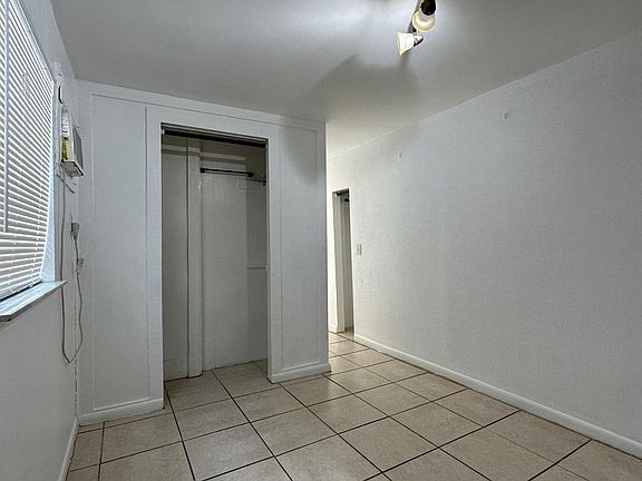 5th image of 225 N K St #4