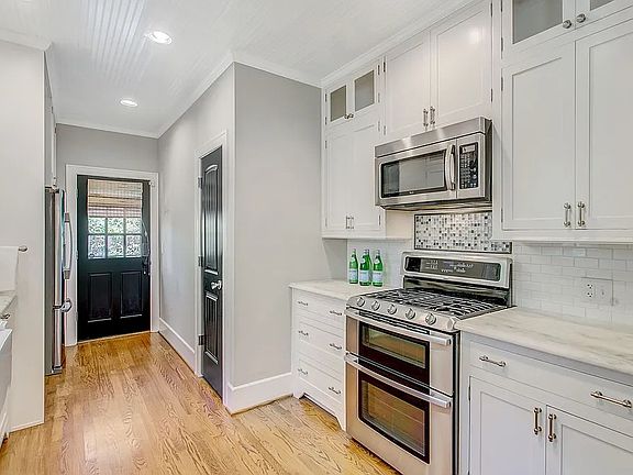 4th image of 2201 Stanley Ave
