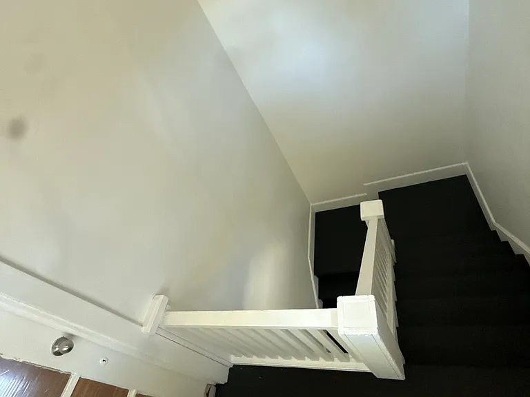 1224 E St #B — Photo 3