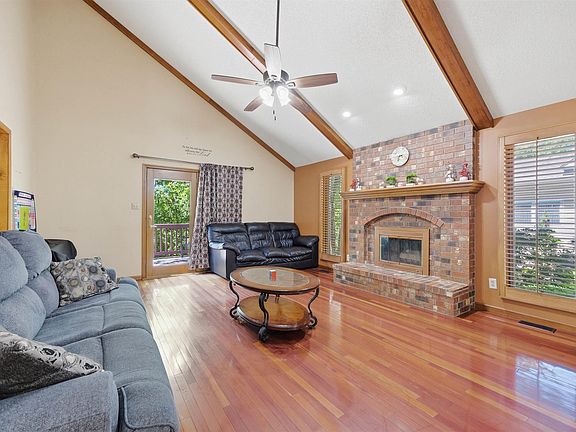 4th image of 2611 SW Golf View Dr
