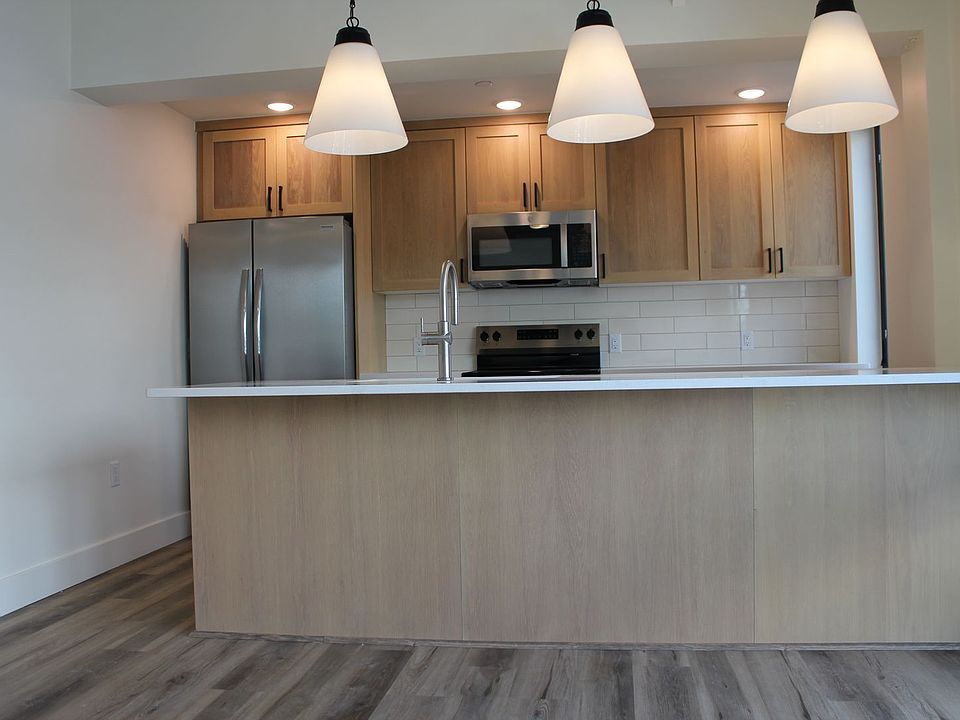 1st image of 295 W Pearl Ave #1
