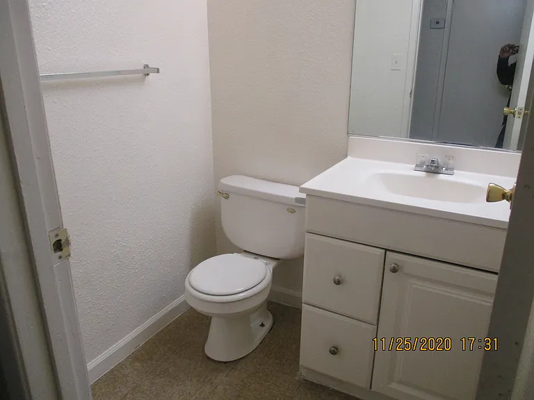 202 W Dakota Ave #108 — Photo 8