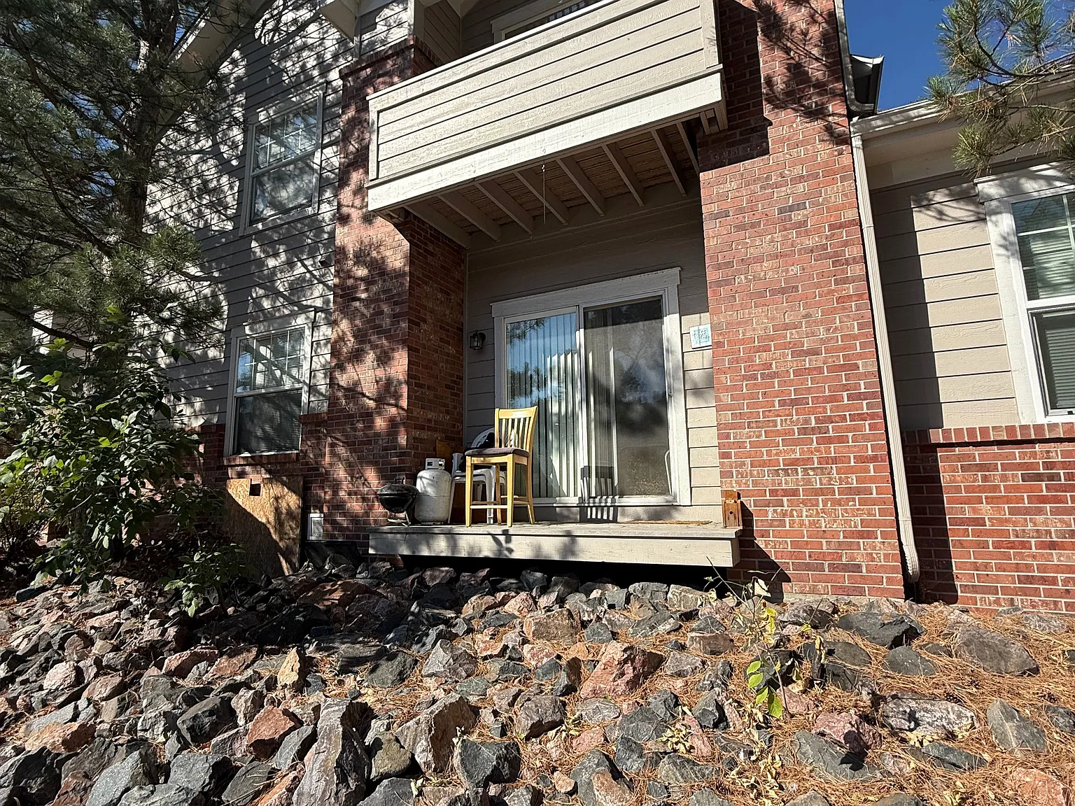2 bed, 900 sqft, $1,995 — Photo 2