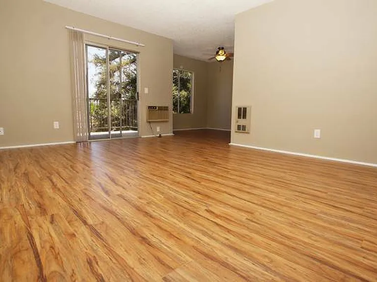 Lexington Gardens — Photo 15