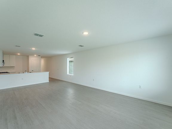 2nd image of 10839 Bernal Cv