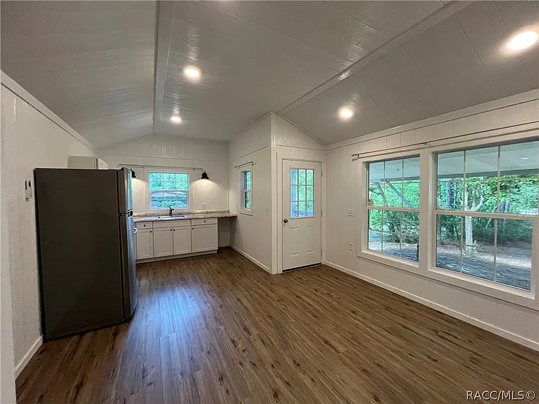 3129 N Page Ave #N — Photo 10