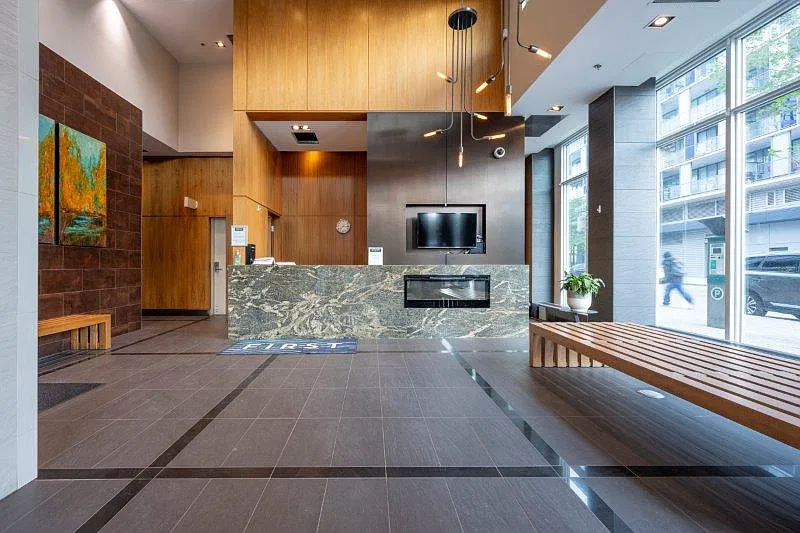 1 bed, 1.5 bath, 580 sqft, $2,100 — Photo 4