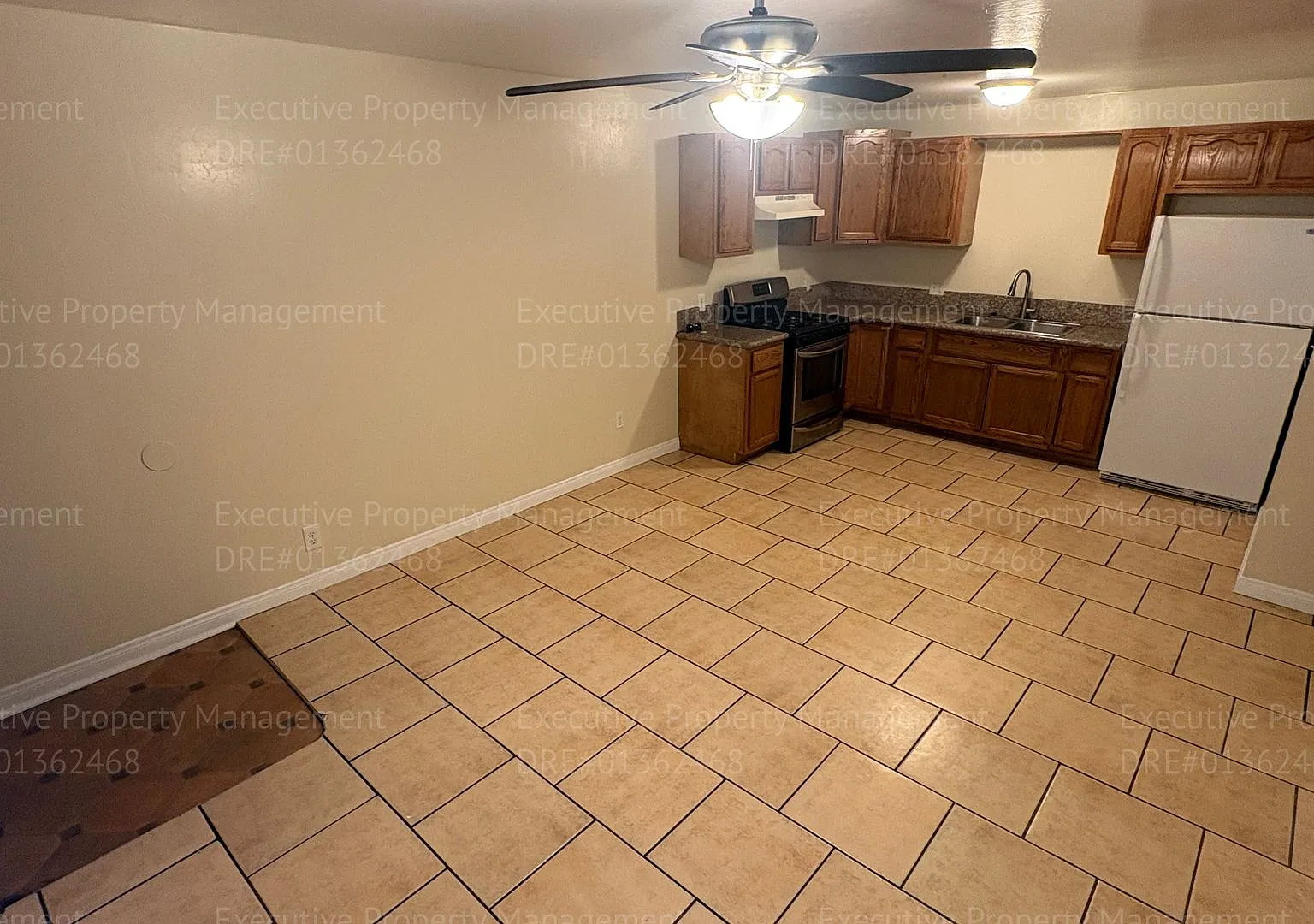 3017 Potomac Ave — Photo 3