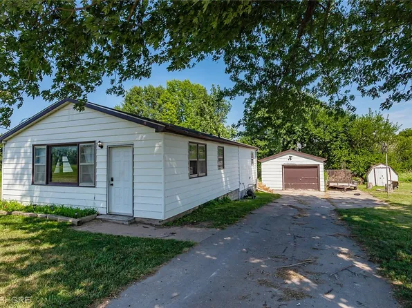 116 Lakeview Dr, Knoxville, IA 50138