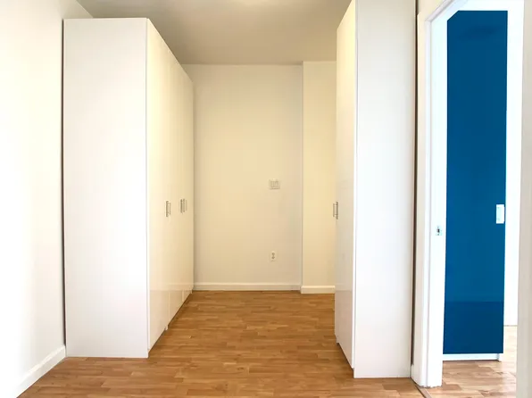 893 Myrtle Avenue image 18 of 23