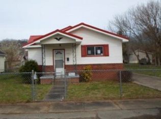 1121 Boyd St, Paintsville, KY 41240