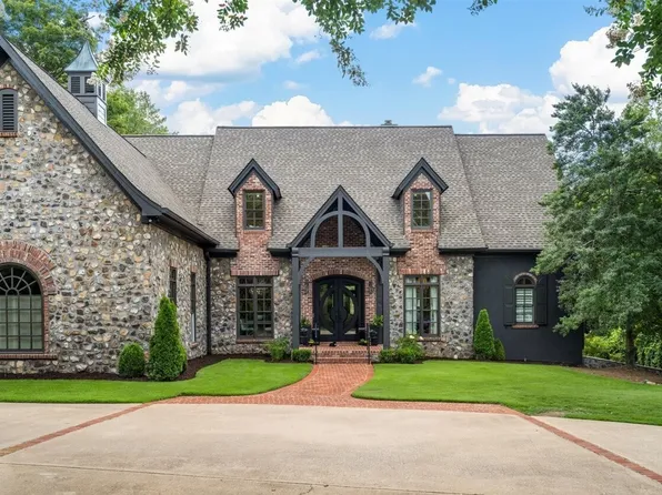 1104 Hazeltine Ln NW, Kennesaw, GA 30152