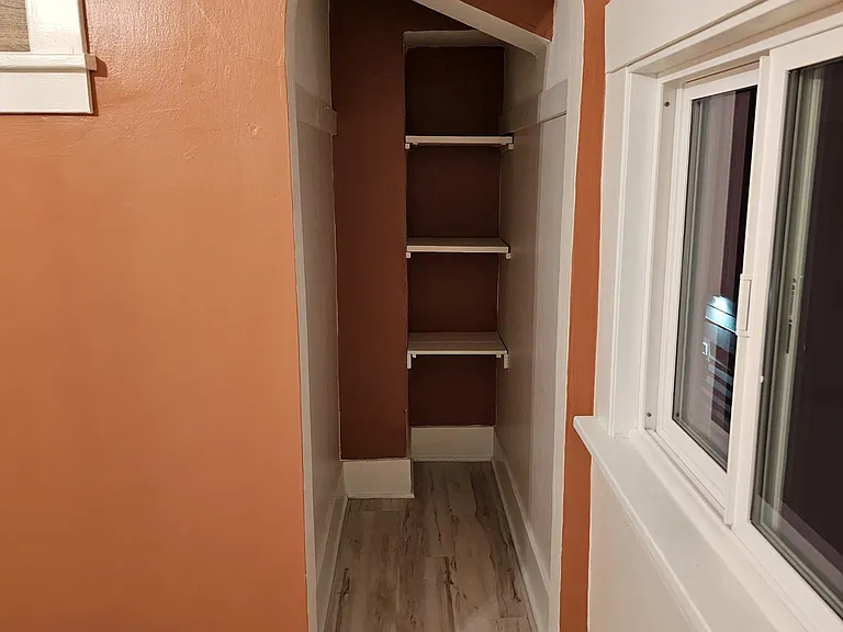1115 N Forest St #5 — Photo 7