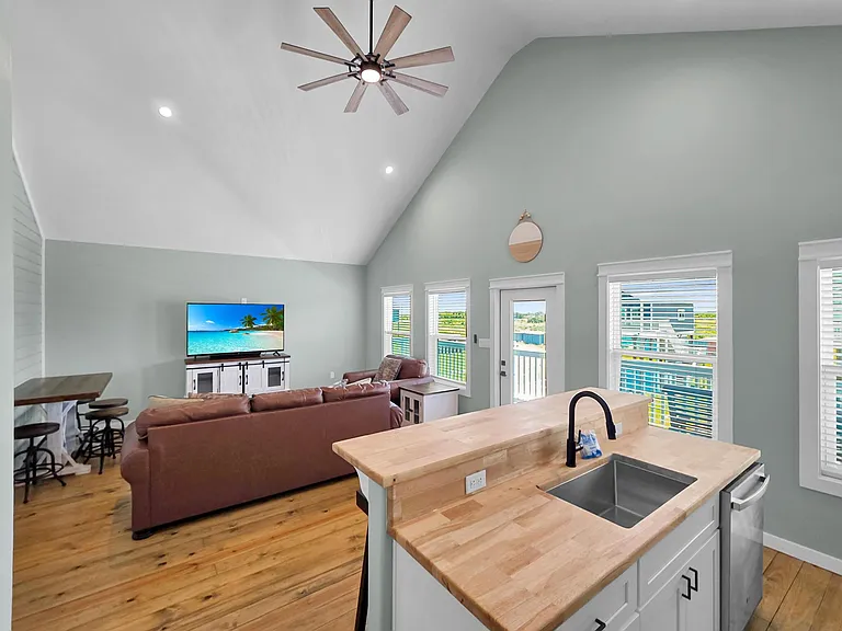 1032 Sunset Cir W — Photo 21