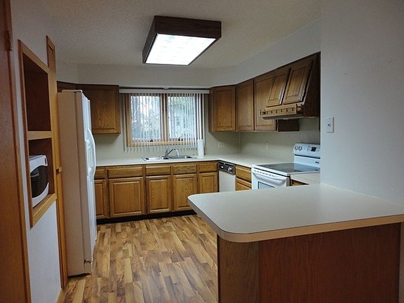 3rd image of 417 N 11th St