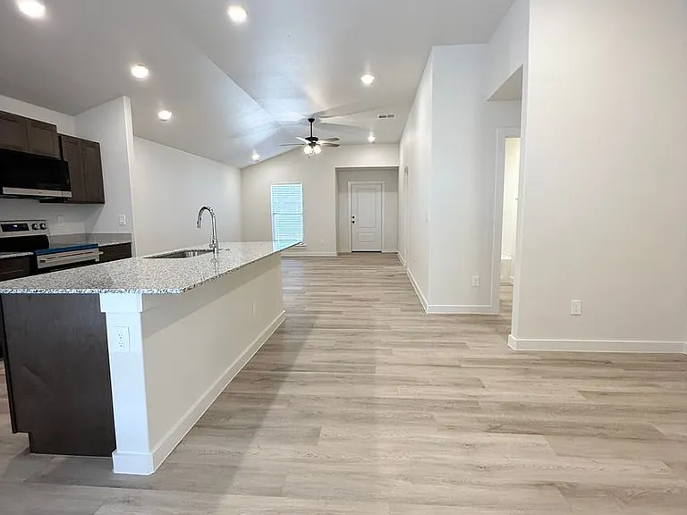 1207 Cottonwood Ave — Photo 9