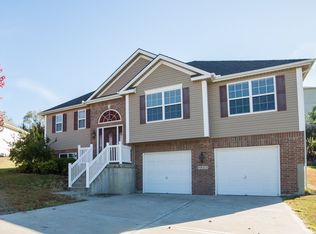 5013 NW Flintridge Dr, Riverside, MO 64150