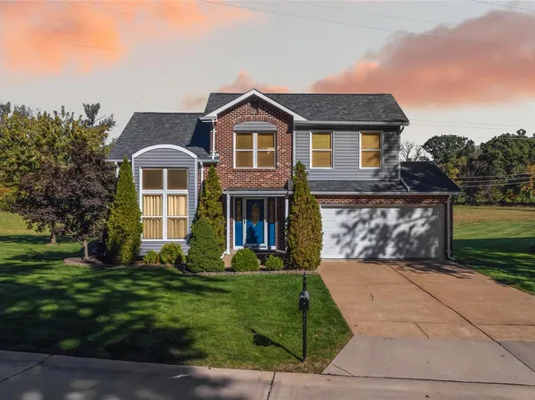 14731 Deerhorn Dr, Chesterfield, MO 63017