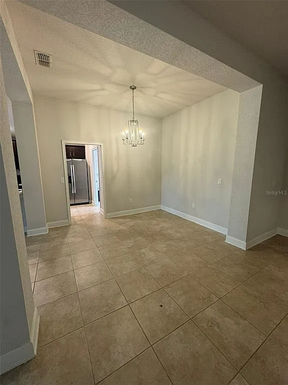 3 bed, 2.0 bath, 1975 sqft, $2,040 — Photo 3