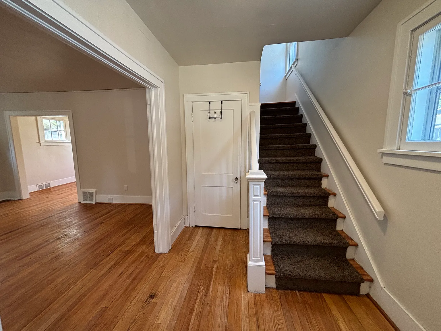 3 bed, 1085 sqft, $2,995 — Photo 4