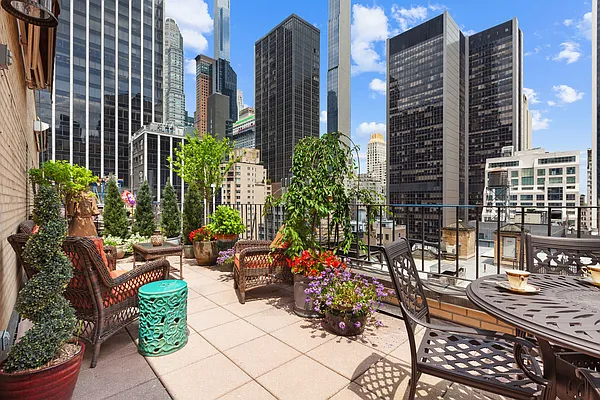 Sold by Corcoran | media 19