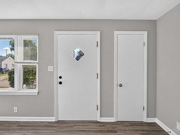 3rd image of 2771 Andrew Ave