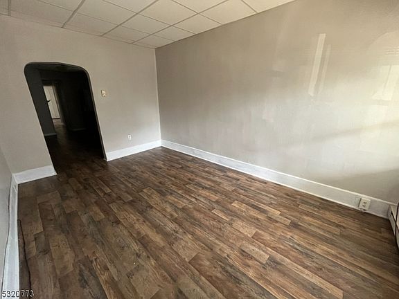 4th image of 51 Glen Ave #53