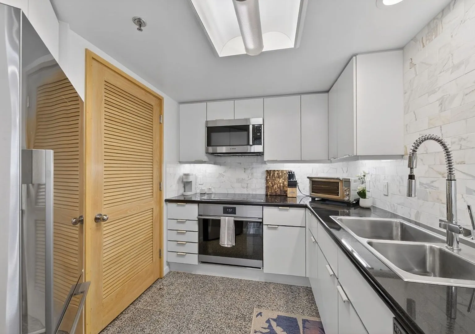 Island View at Waikiki Landmark: Waikiki Luxury Condo w/ Pool, Spa, Gym & Lanais — Photo 4
