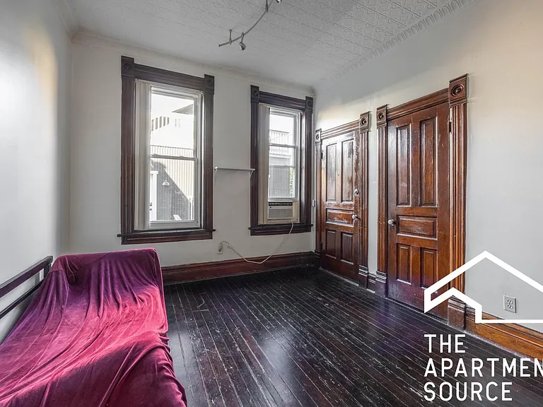 1820 S Throop St #1R — Photo 1