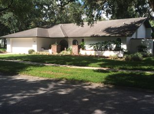 502 Running Horse Rd, Seffner, FL 33584