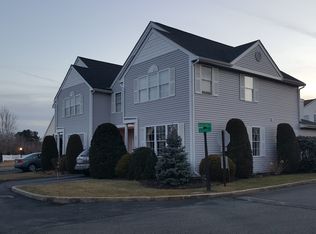 83 Ashburton Dr, Cranston, RI 02921