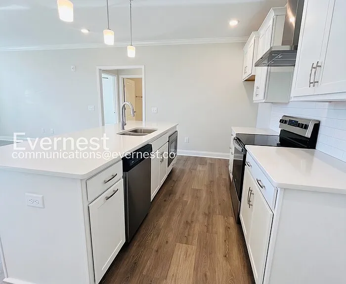 828 Goswell Dr #4 — Photo 4