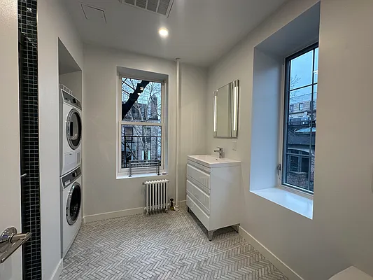 Rented by Keller Williams NYC | media 19