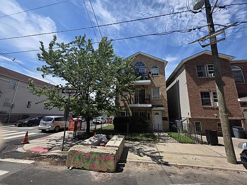 203 Halladay St #1 Photo 1
